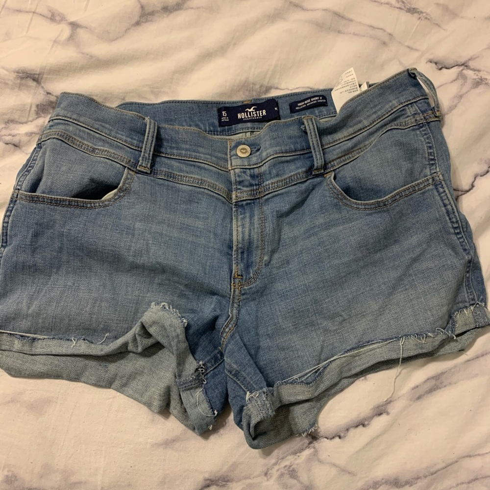 Hollister high-rise three in’ shorts